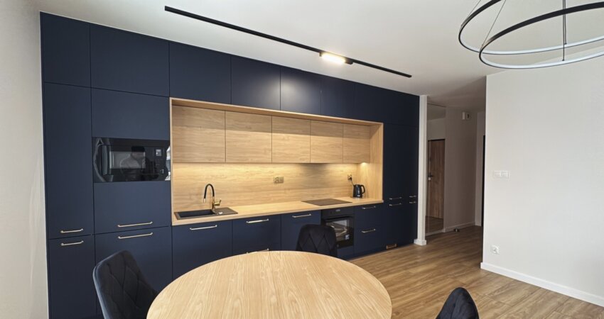 C21A80A3-F000-47F7-AAEA-20BF028F05F4